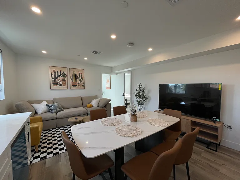 1377 W 36th Pl, Los Angeles, CA 90007 — Photo 6