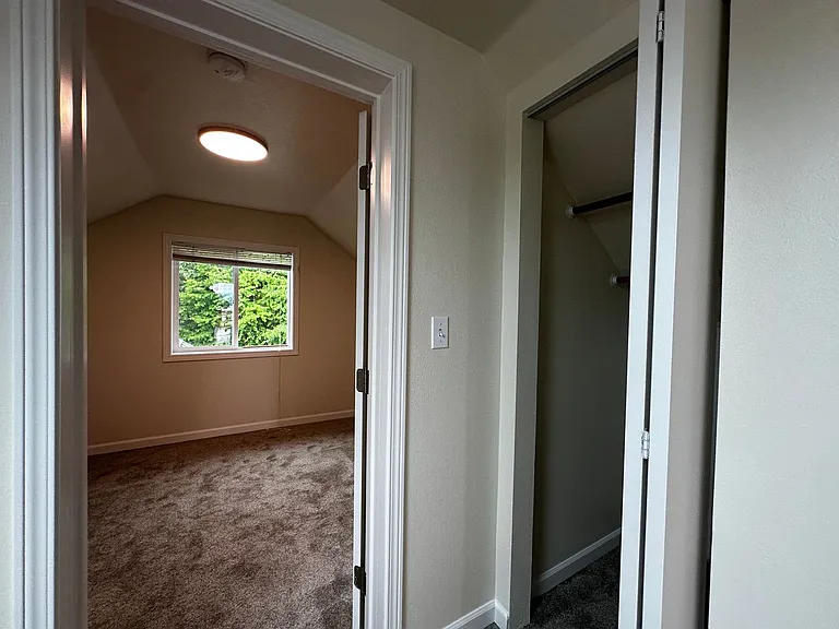 SEA 3827 Wetmore — Photo 15