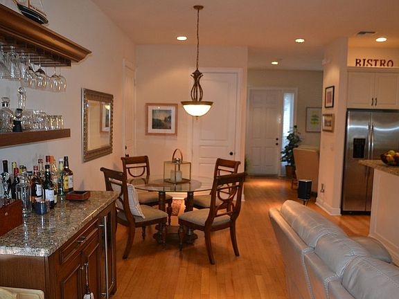 4th image of 1027 E Heritage Club Cir