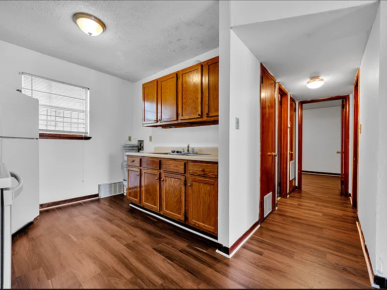 313 Beta St — Photo 10