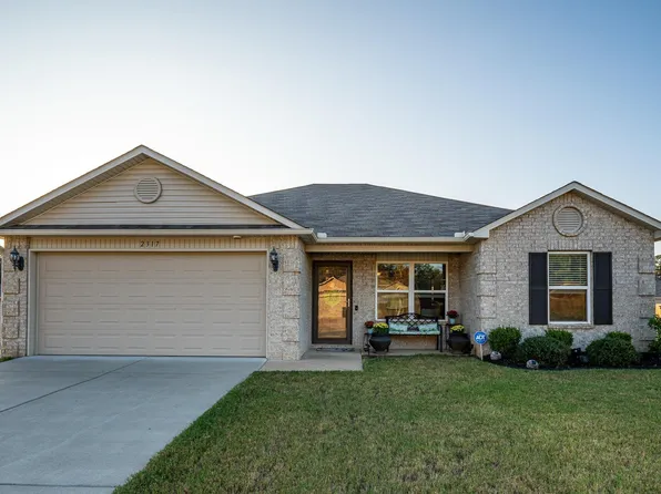 2317 Vivian Dr, Benton, AR 72015