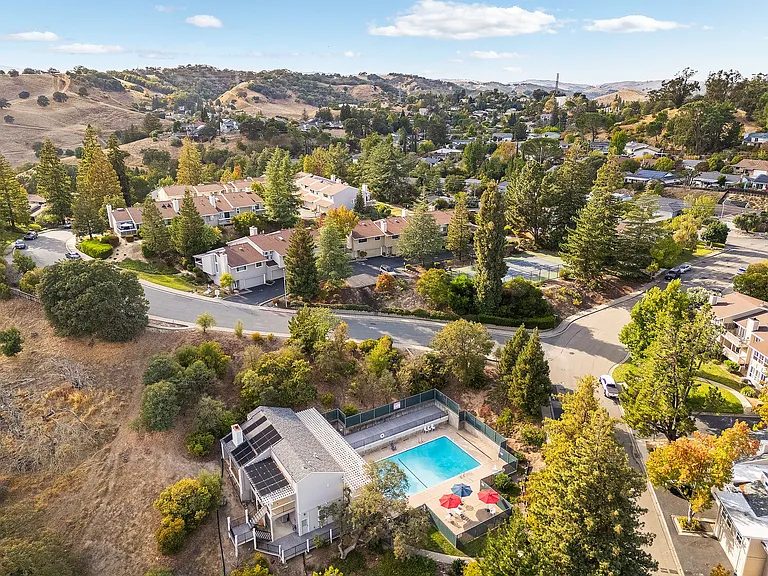 HOA Amenities: Pool and Clubhouse