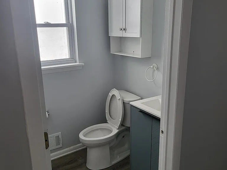 54 State St — Photo 3