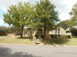 6214 Brookstone Dr, Arlington, TX 76001