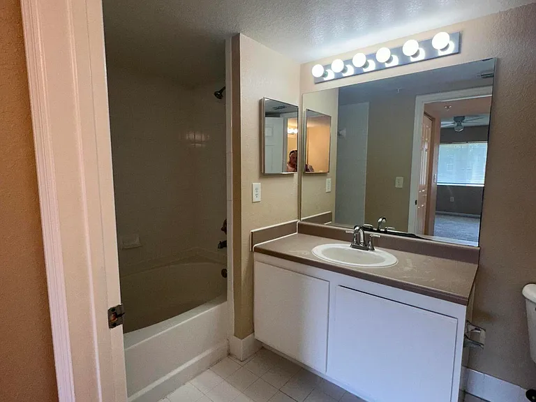 141 SW Palm Dr #202 — Photo 26