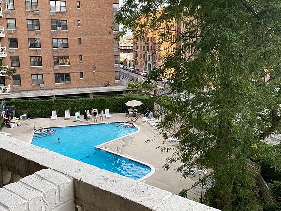 2nd image of 40 Brighton 1st Rd APT 3J