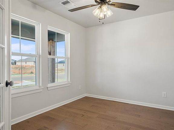 4th image of 3220 Mount Nebo Dr