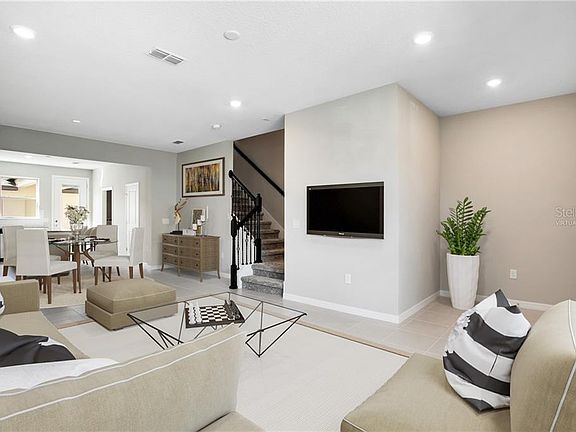 4th image of 5052 Caspian St