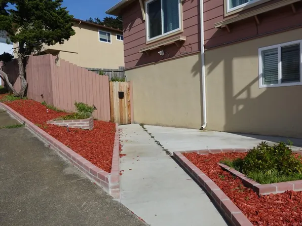 128 Arcadia Dr, Pacifica, CA 94044
