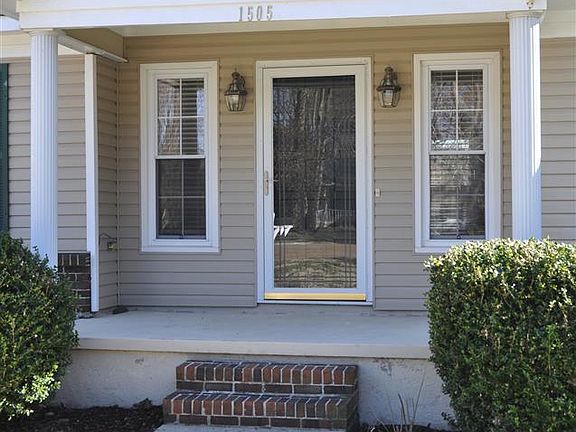 2nd image of 1505 Ravenwood Cir SE