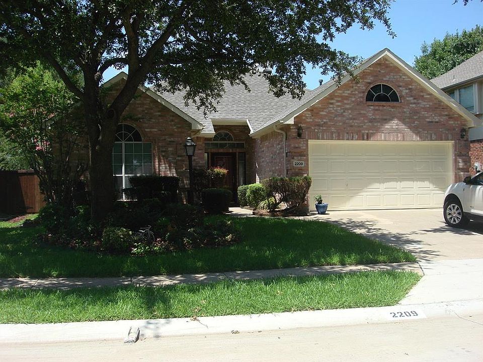 1st image of 2209 Briarcrest Dr