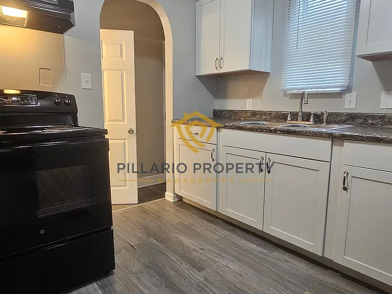 3527 N Chester Ave — Photo 3