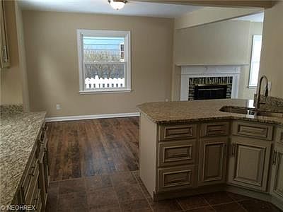 4th image of 142 Avondale Dr