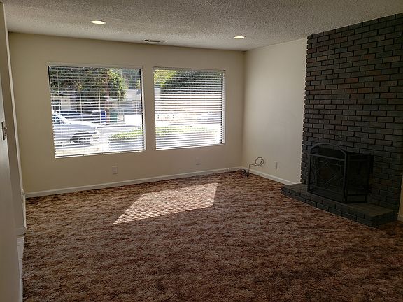 3rd image of 331 N Villa St APT 1