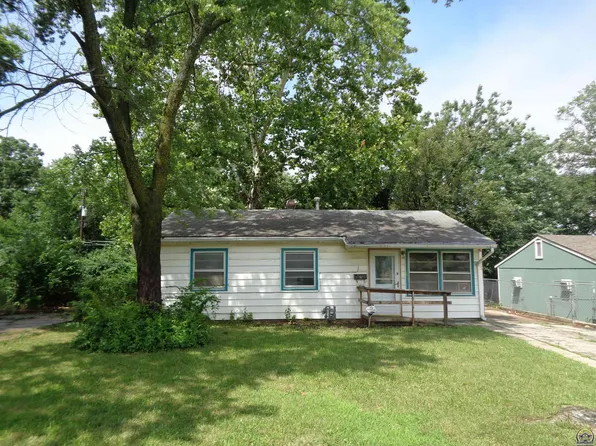 1915 SE Pennsylvania Ave, Topeka, KS 66607