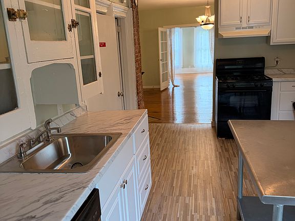 2nd image of 117 Plymouth Ave #2