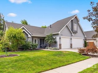 2361 W Rattlesnake Dr, Meridian, ID 83646