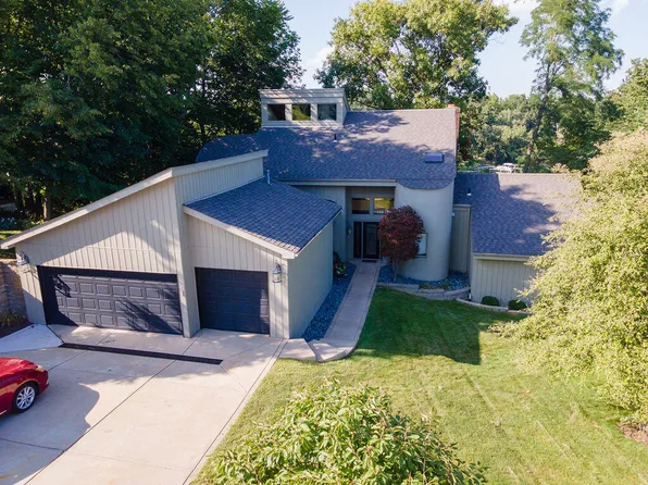 427 Wessex Rd, Valparaiso, IN 46385