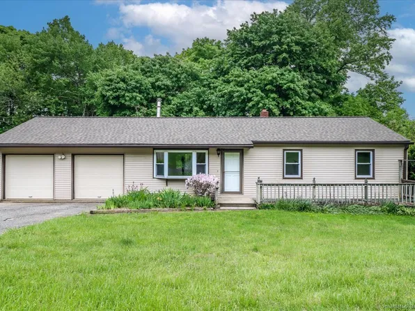 7 Surrey Lane, New Milford, CT 06776