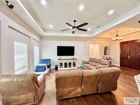 4th image of 3530 Los Lagos Dr