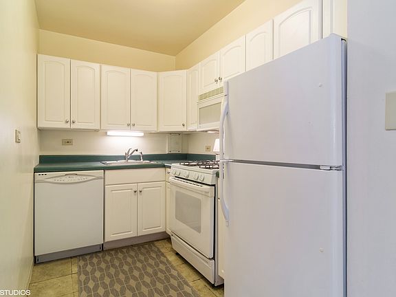 5th image of 850 N Dewitt Pl APT 6F