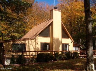 1212 Crestwood Dr, Greentown, PA 18426