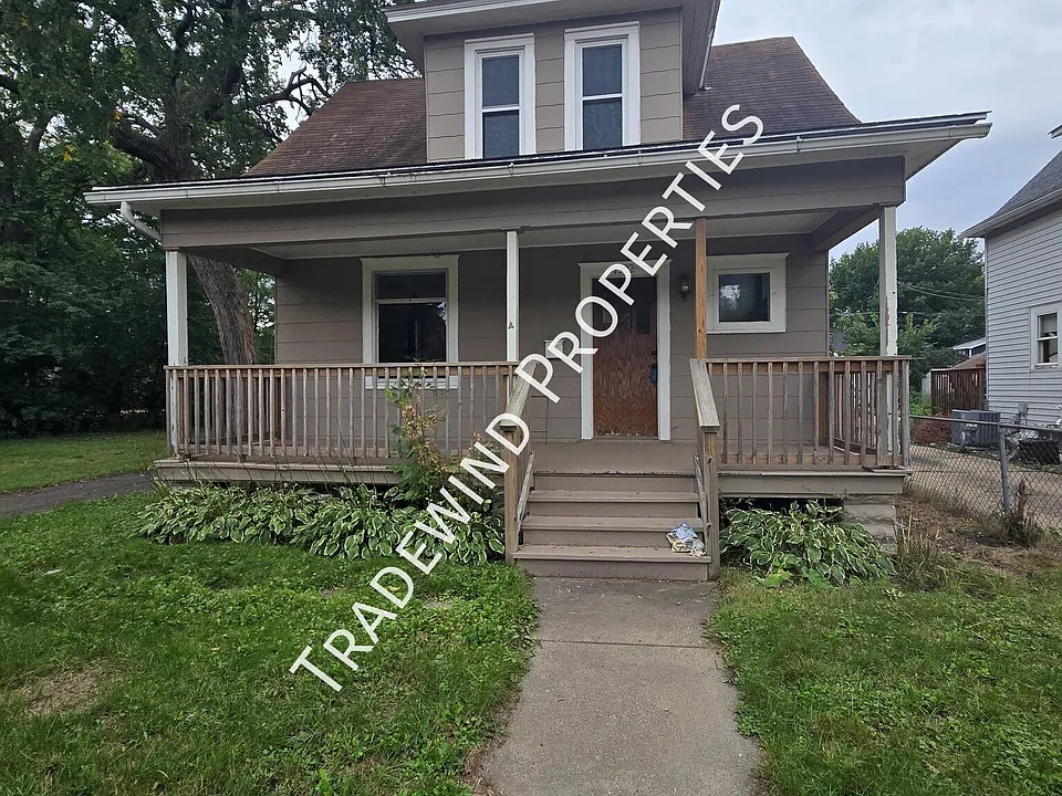 1302 Hewitt Ave