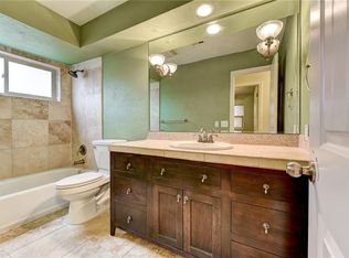 604 SW 25th St, Moore, OK 73160