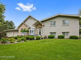 48W560 Chandelle Dr, Hampshire, IL 60140