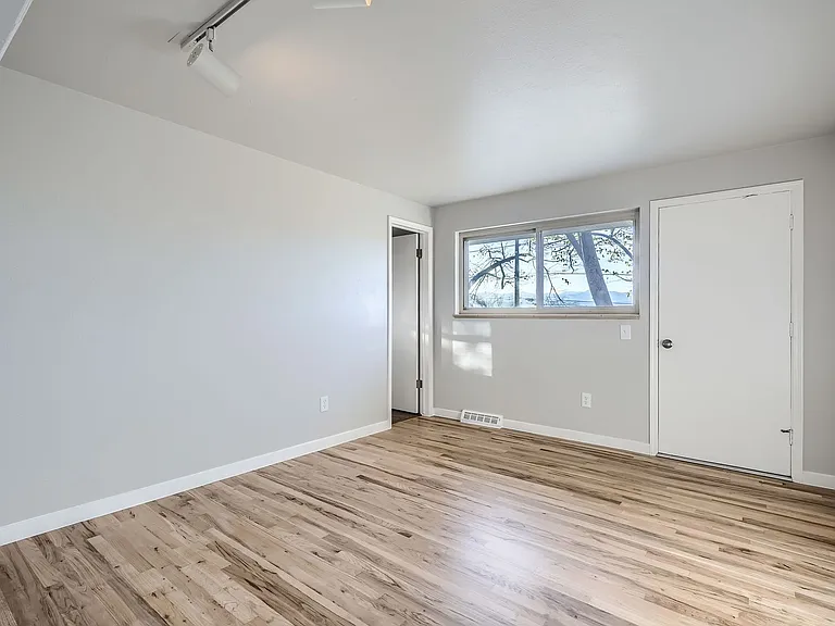 7055 S Costilla St — Photo 17