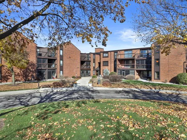 6100 West Stonehedge DRIVE #340, Greenfield, WI 53220