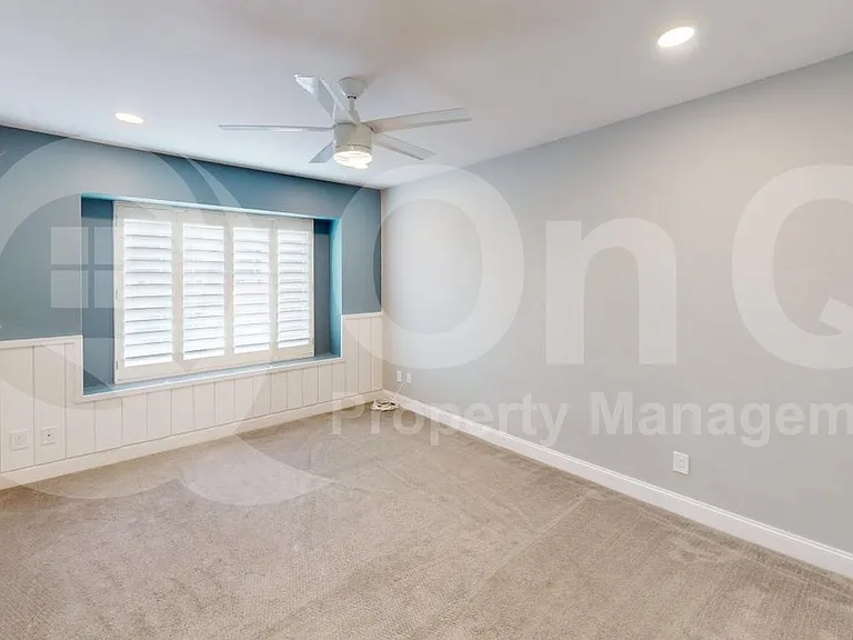 5420 E Paradise Ln — Photo 13