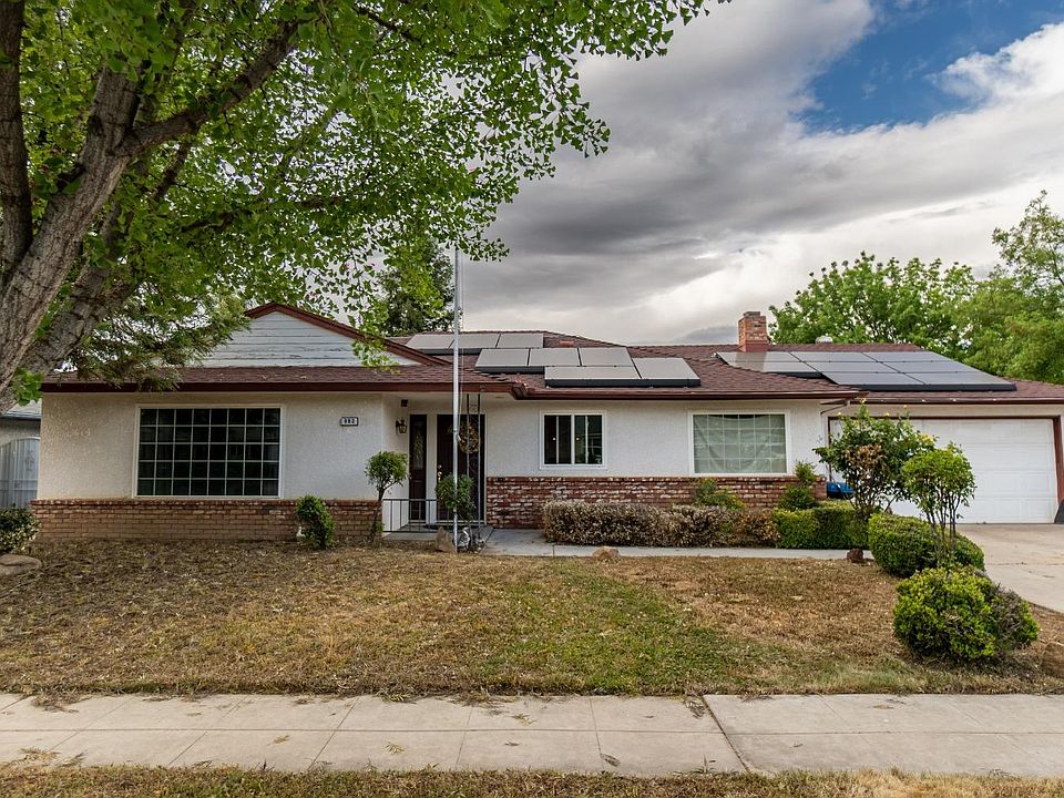 1st image of 992 E Minarets Ave