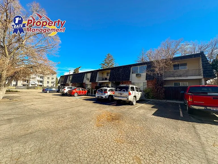 5575 W Franklin Rd #8 — Photo 2