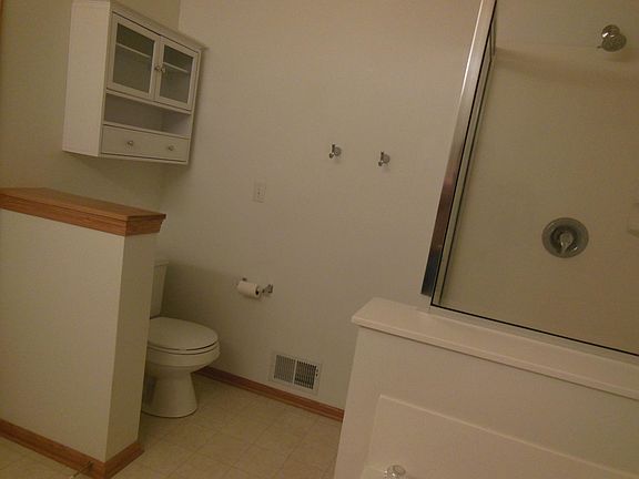 5th image of 882 Braunworth Ct