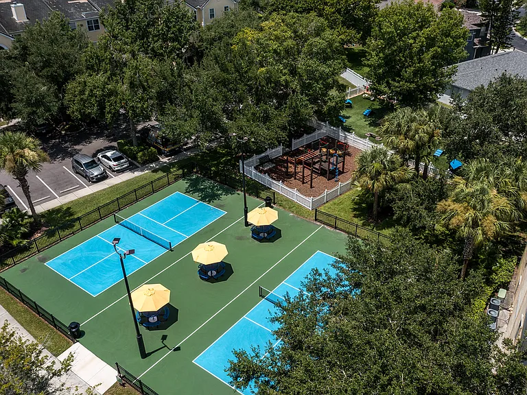 WINDSOR CLUB AT SEVEN OAKS — Photo 16