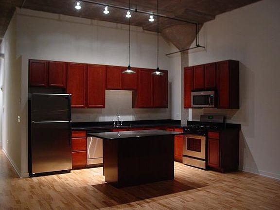 4th image of 3963 W Belmont Ave Unit 320