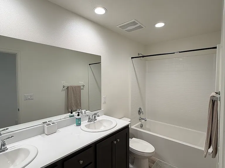 549 Hydrangea St — Photo 16