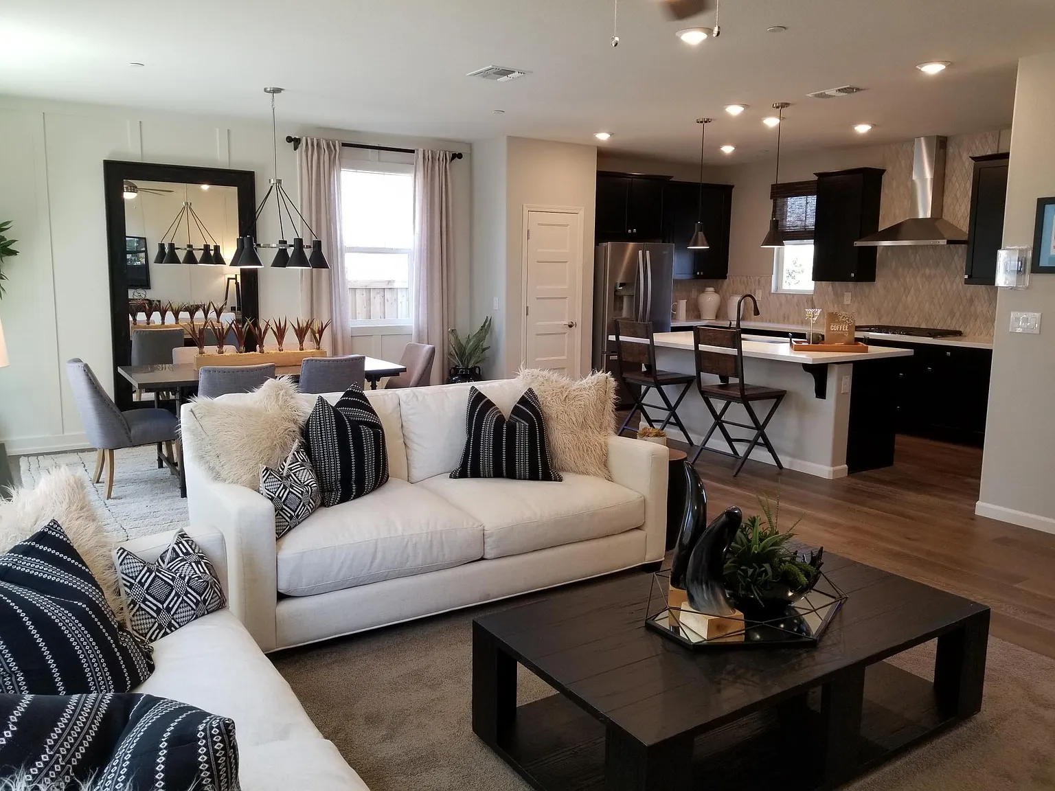 2721 Mabry Dr — Photo 3