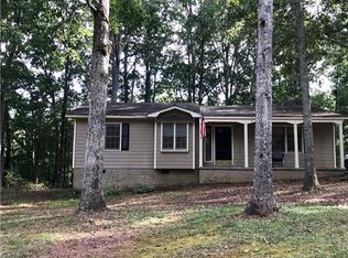 11009 Ferncliff Dr, Seneca, SC 29678