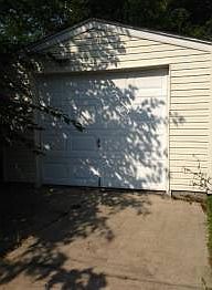 3rd image of 486 Lamont Ave