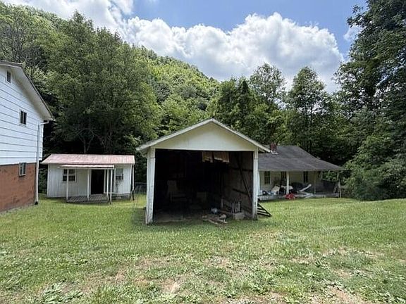 3rd image of 1722 Spruce Pine Rd