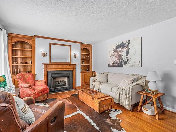 5th image of 267 Winsom Rd