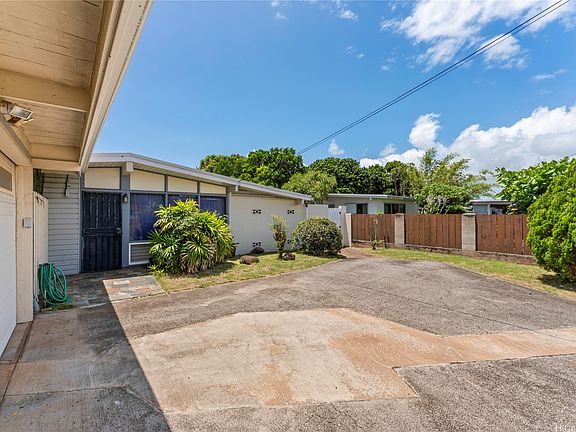 3rd image of 1567 Hoolaulea St