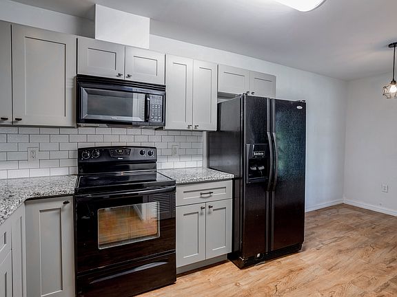 3rd image of 4433 Treasure Oaks Ln #0