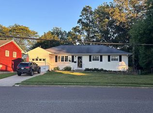 11 Walt Whitman Way, Hamilton, NJ 08690