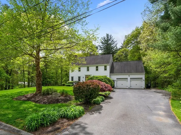 1 Bramblewood St, Bridgewater, MA 02324