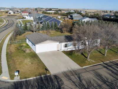 808 Divide St, Hazen, ND, 58545