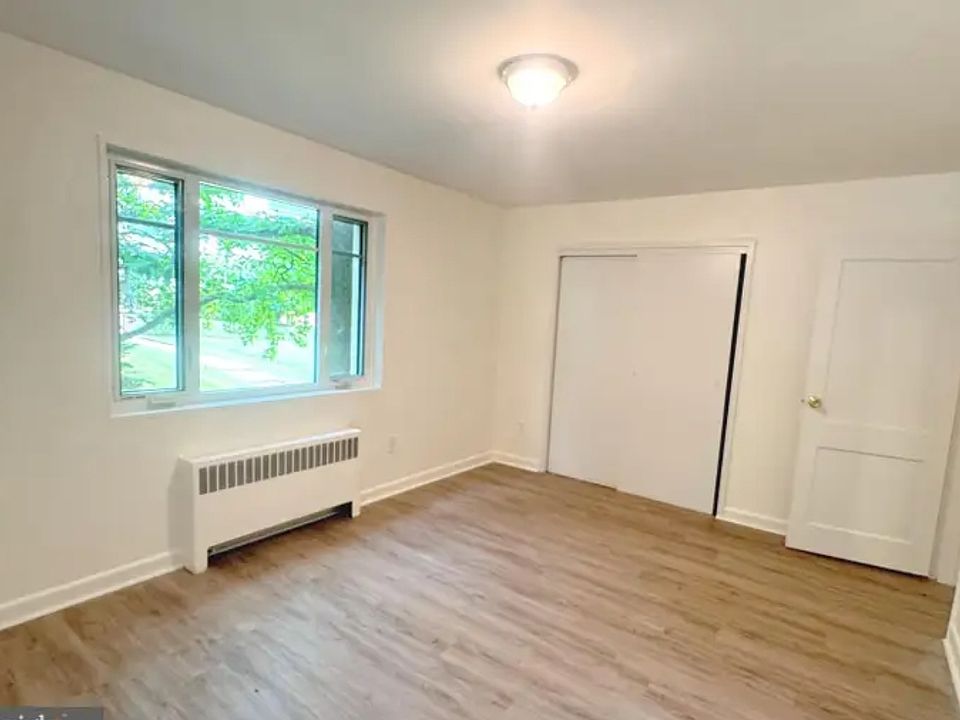 1st image of 10403 Montrose Ave APT 102