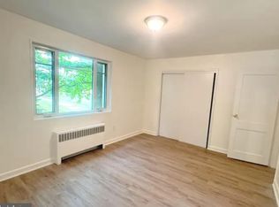 10403 Montrose Ave APT 102, Bethesda, MD 20814